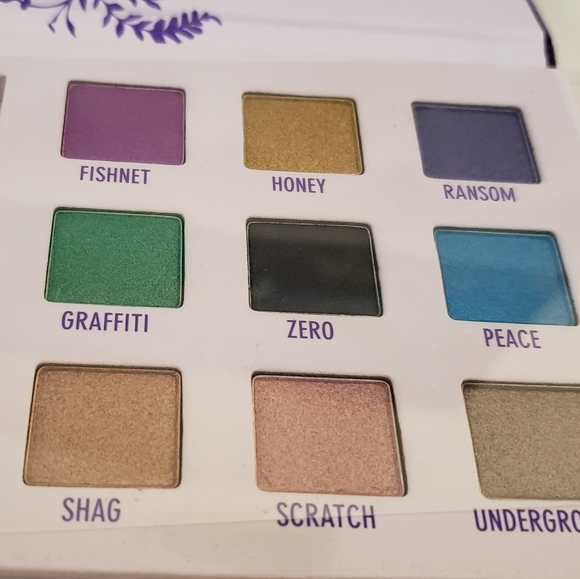 URBAN DECAY Deluxe Shadow Box, NIB - Picture 3 of 4